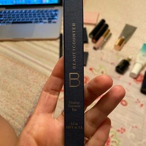 Beautycounter touchup concealer
